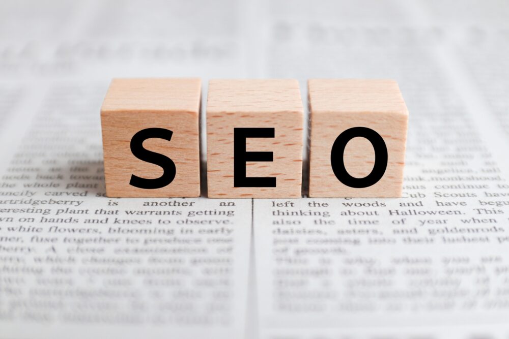 正しい見出しタグの設定を示す図解。SEOとユーザビリティ向上のためのポイントを解説。